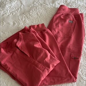 Figs Women's Scrub Set in Coral